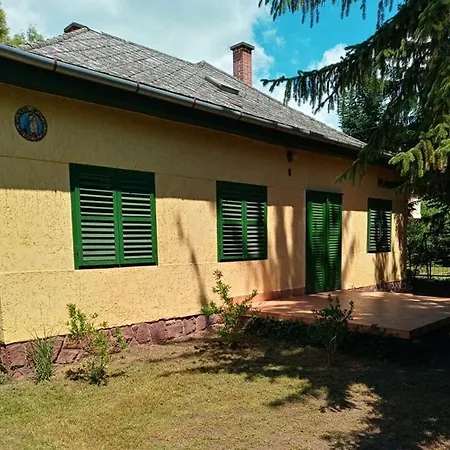 Holiday home Balatonszemesi Vendeghaz *